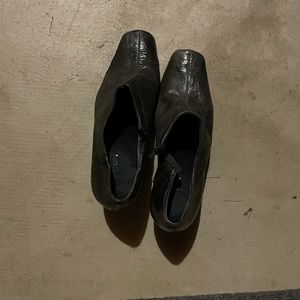 Ladies Aerosoles Grey Leather Shoes - Size 10M